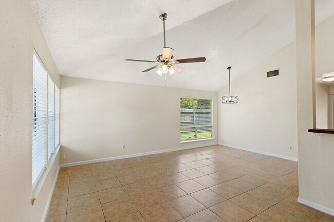 Building Photo - 5218 Beaverbrook Dr