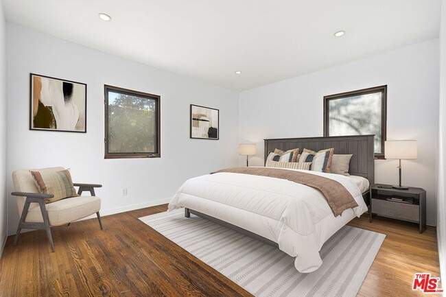 Building Photo - 5995 Saturn St