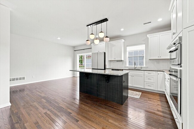 Building Photo - 160 Shilling Ave