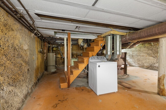 Building Photo - 6 Van Vorst St