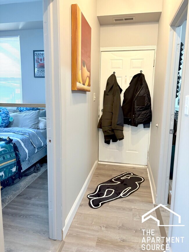 Building Photo - 1237 W Ohio St