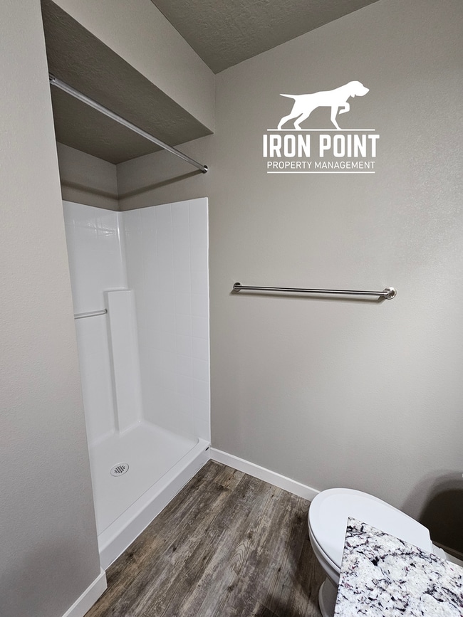 Building Photo - JE911