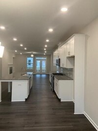Building Photo - 3925 Redwood Dr