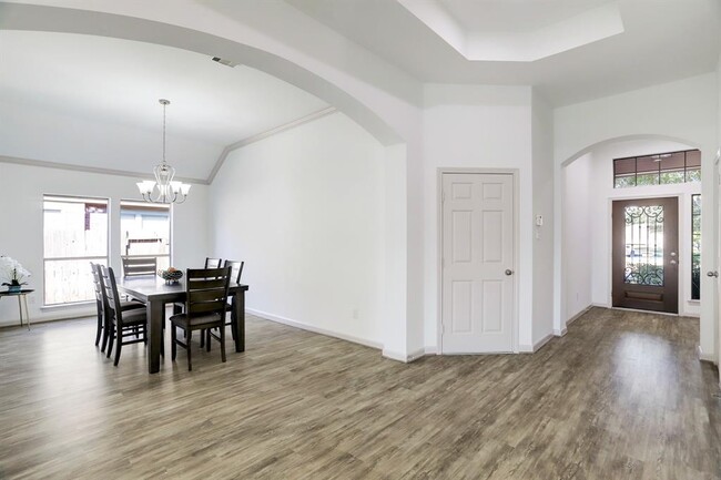 Building Photo - 26815 Lakeridge Park Ln
