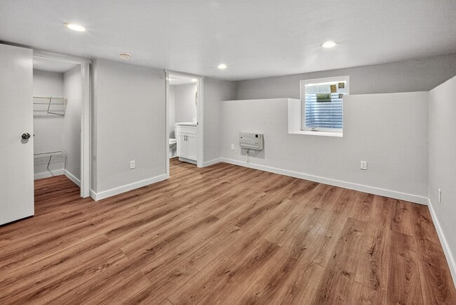 Building Photo - Your Brand-New Home Awaits!