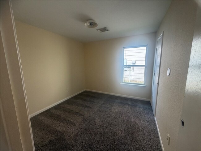 Building Photo - 8103 Forest Glen Dr