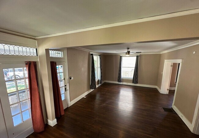 Building Photo - Gorgeous 4 Bedroom Home Now Available!!