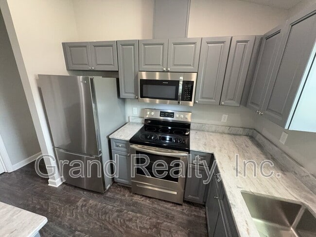 Building Photo - 4013 Brittany Ln