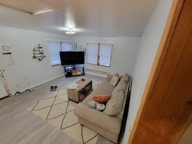 Building Photo - 2116 Olive St
