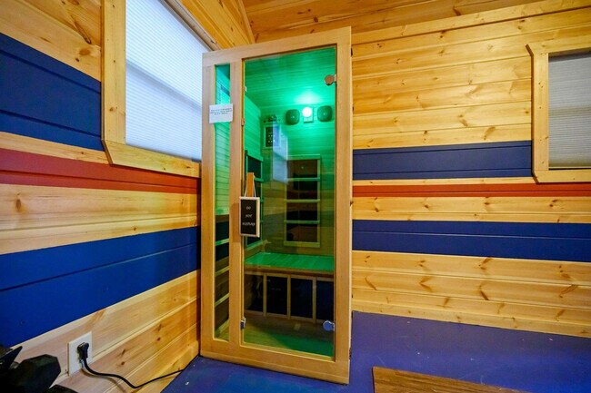 Building Photo - 173 Guppy Ln