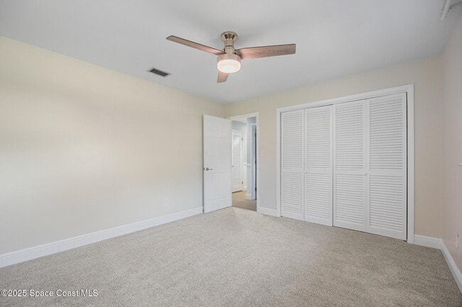 Building Photo - 3701 Warwick Dr