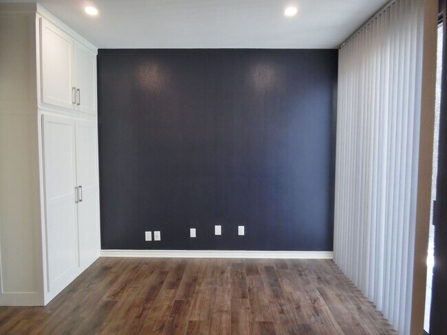 Building Photo - 4715 Lafayette Ave