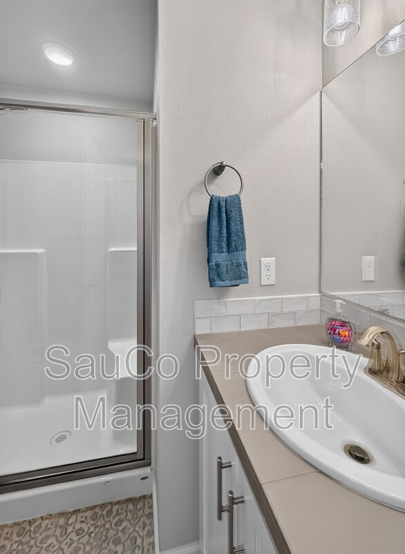 Building Photo - 7024 SE Frasier Ln
