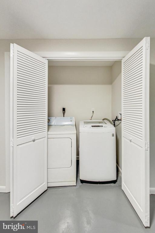 Building Photo - 6307 Willow Way