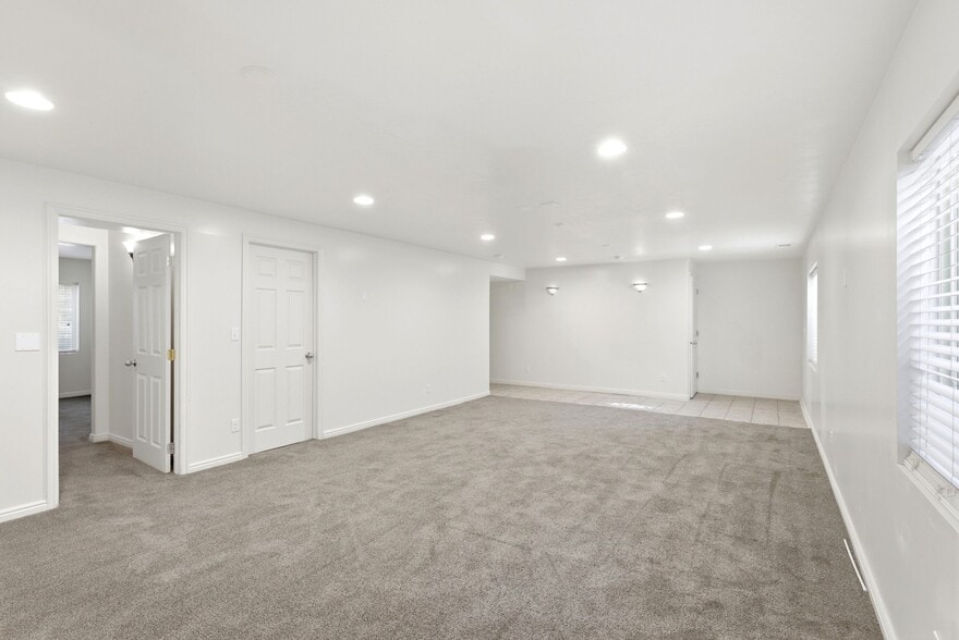 Building Photo - 3687 E Royal Troon Dr