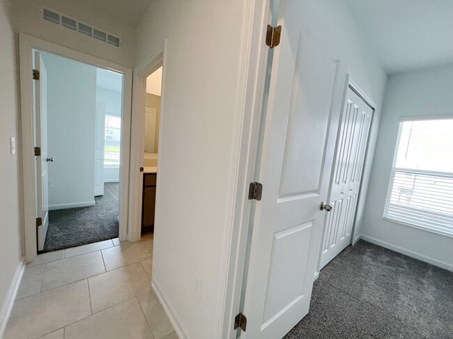 Building Photo - 317 Singing Sands Cir