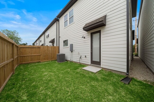 Building Photo - New construction 3 bedroom, 2.5 bathroom h...