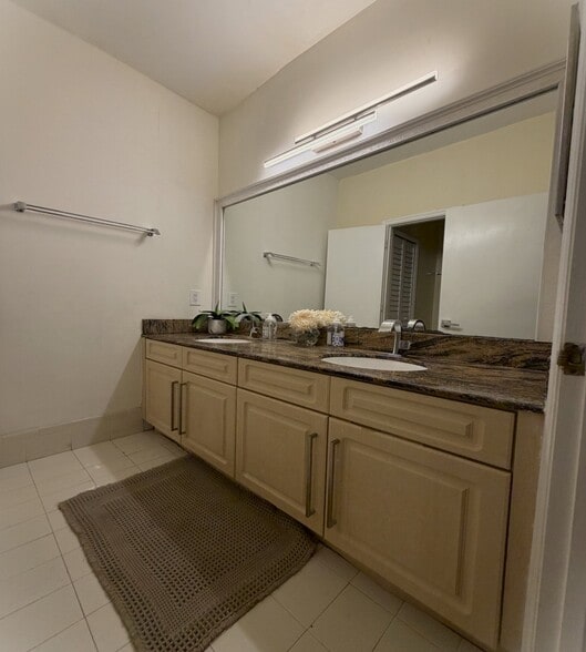 Building Photo - 15840 SW 152nd Ct