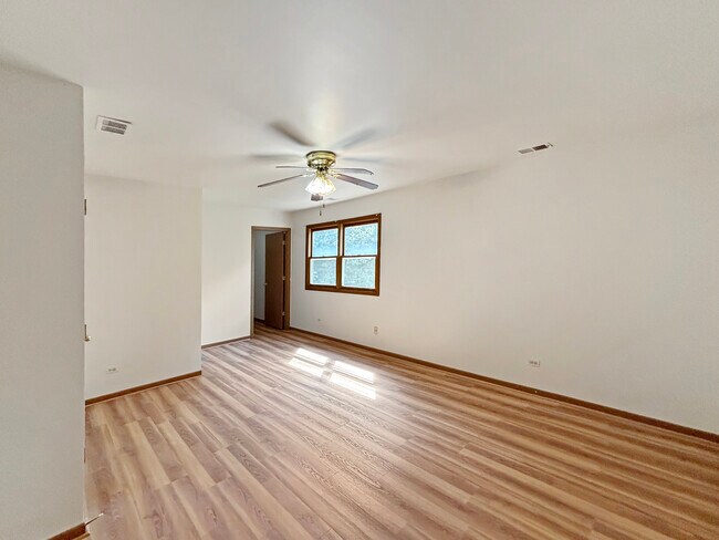 Building Photo - 3745 Johns Manville Ave