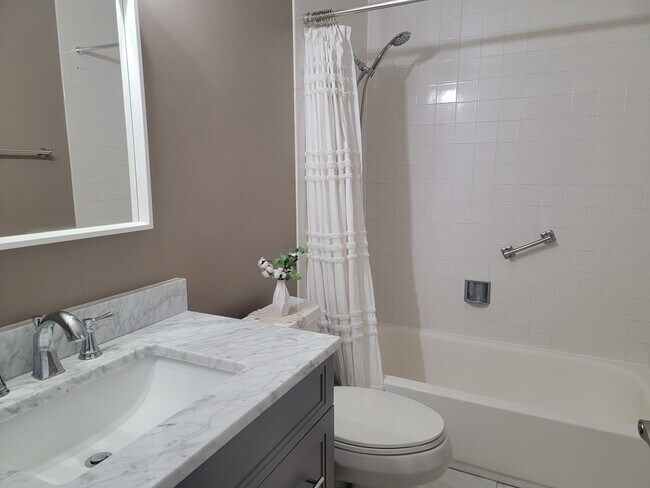 Building Photo - 2025 Ammer Ridge Ct