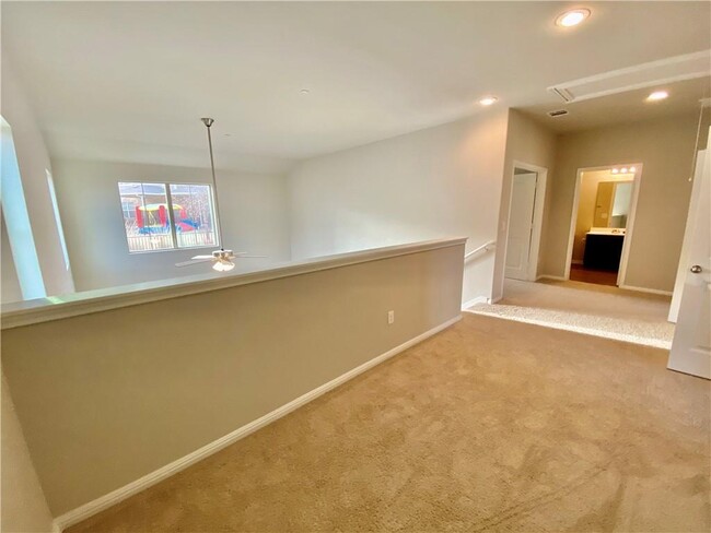 Building Photo - 516 E Slaughter Ln