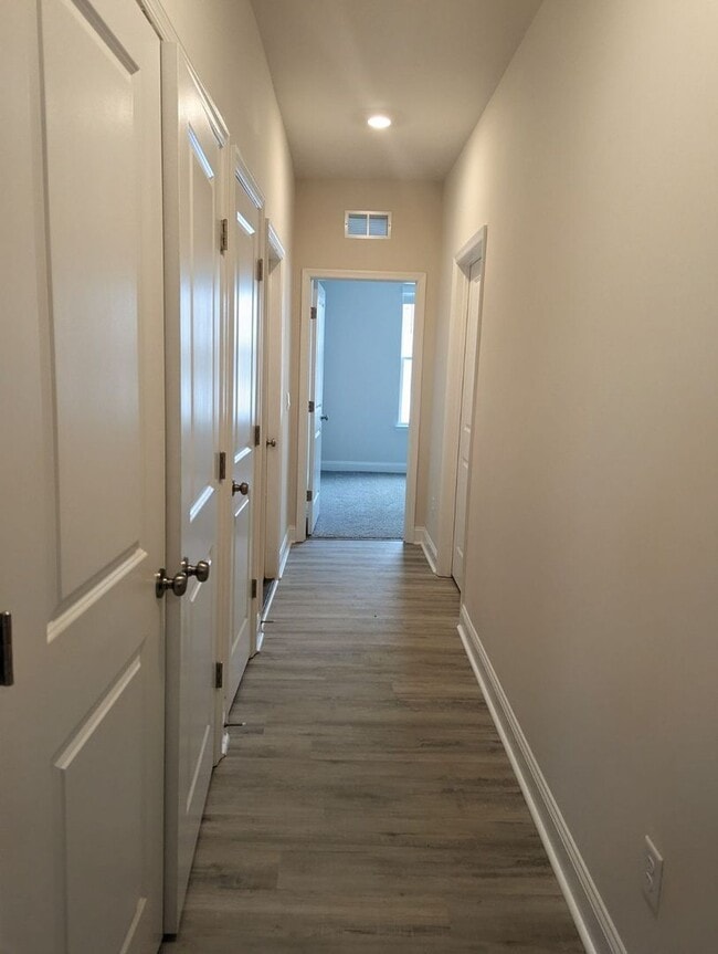 Building Photo - 15-17 Florence Sarah Ln