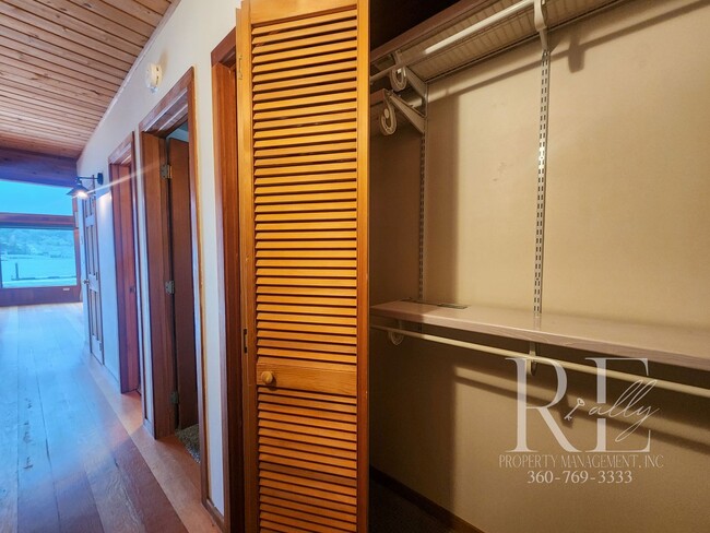 Building Photo - Waterfront Living in Indianola – Dock, Bea...