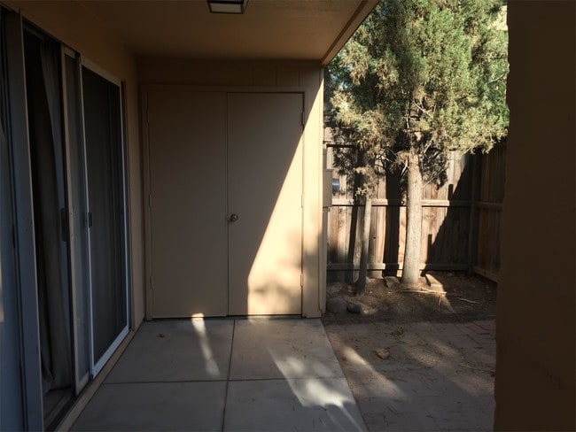 Building Photo - 1345 E Fort Lowell Rd