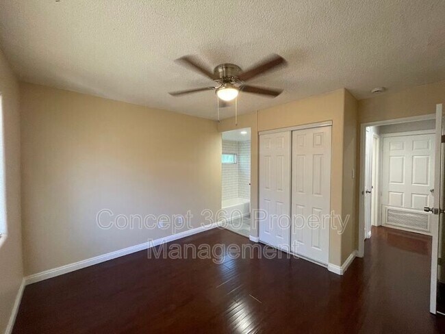 Building Photo - 4158 E Wilton St