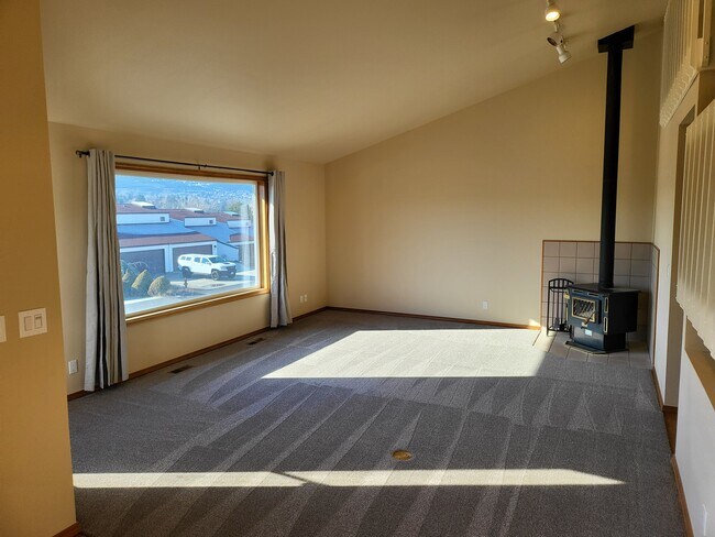 Building Photo - 435 Nicklaus Ct