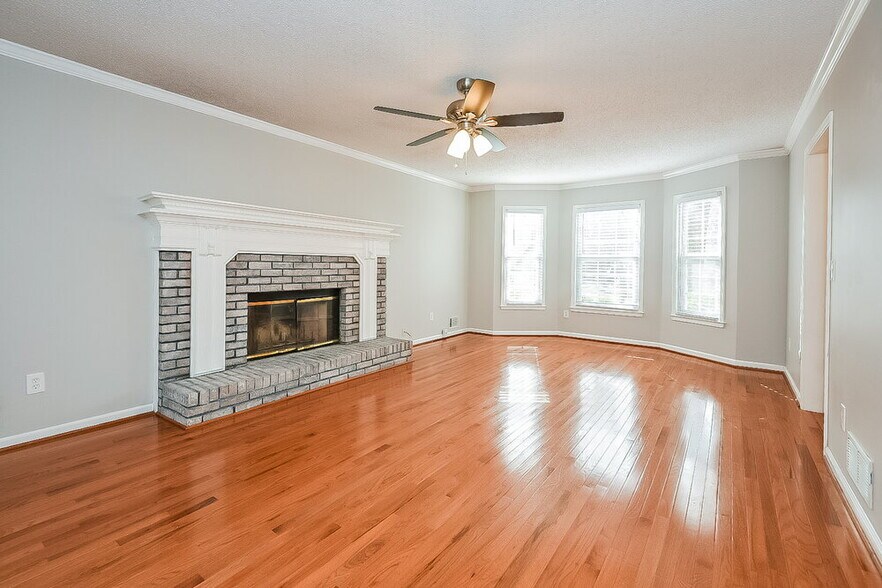 Building Photo - 28 Peggy Ct NW