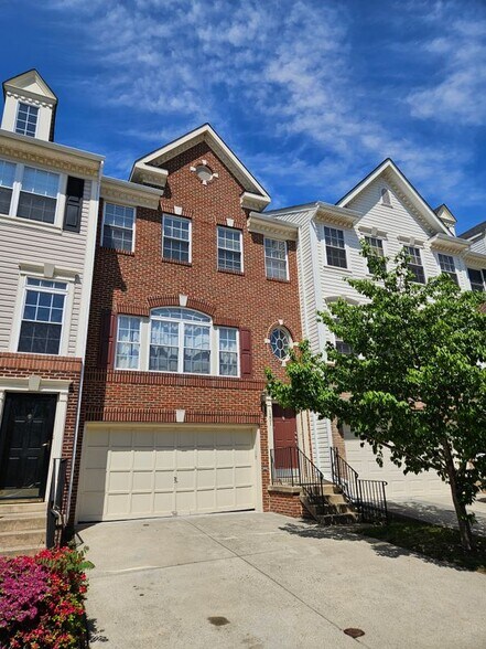 Building Photo - 1201 Cambria Terrace NE
