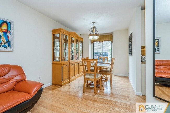 Building Photo - 67 Carriage Pl
