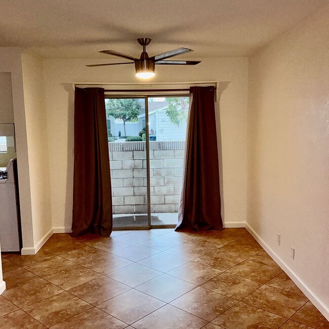 Building Photo - Washington (1004-1008)