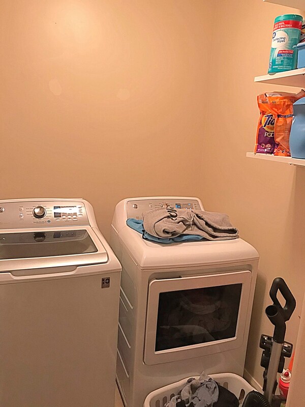 Building Photo - 355 W 200 S