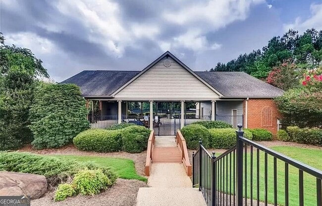 Building Photo - 2005 Maple Ridge Ct NW