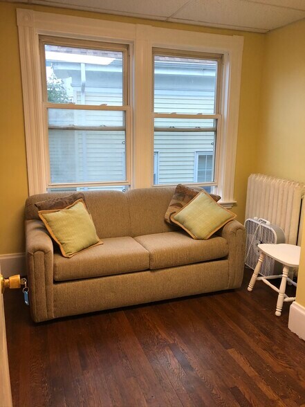 Building Photo - 10 Commonwealth Ave