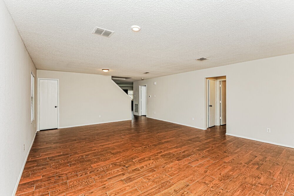 Building Photo - 8705 Stonebriar Ln