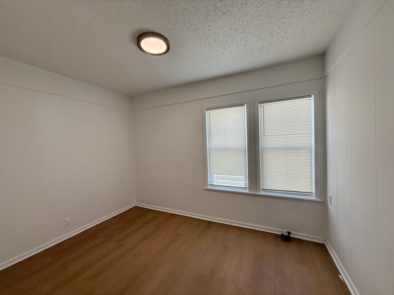 Building Photo - 534 Kearny Ave