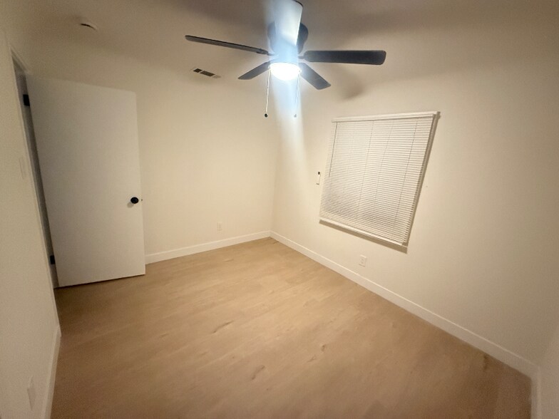 Building Photo - 2077 Belle St
