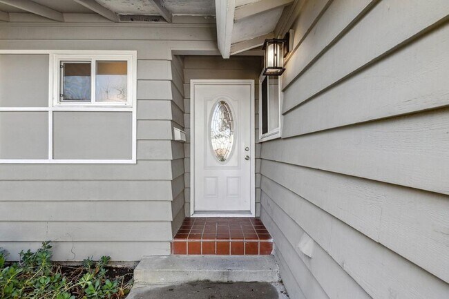 Building Photo - 6386 Blackwood Dr