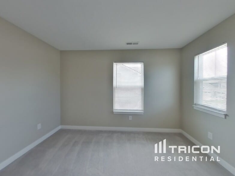 Building Photo - 4883 Morenci Ct