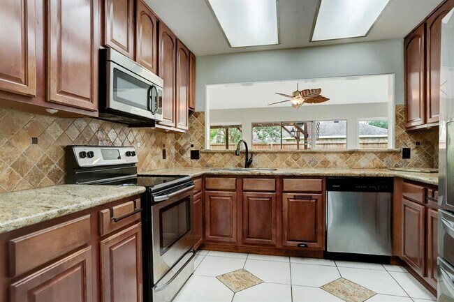 Building Photo - 3111 Oyster Cove Dr