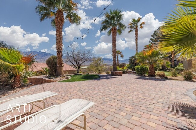 Building Photo - Beautiful 4 Bedroom, 3.5 Bath Home in Scenic