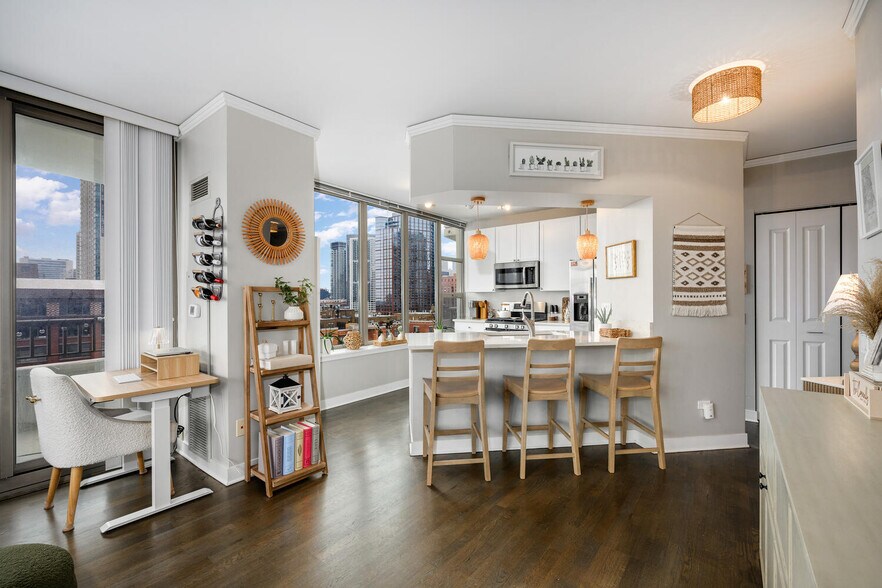 Building Photo - 200 N Jefferson St