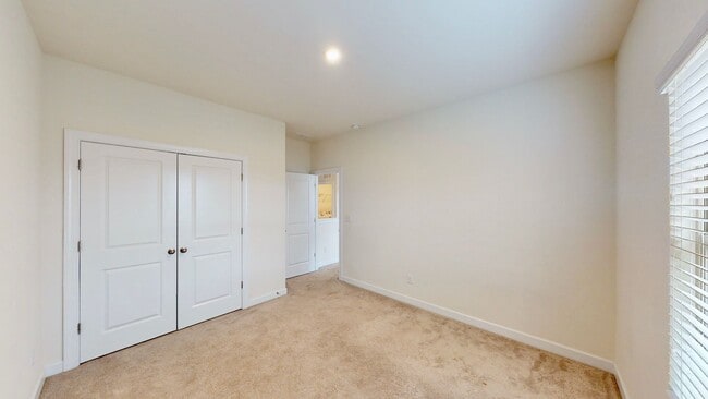 Building Photo - 4500 Collingham Dr