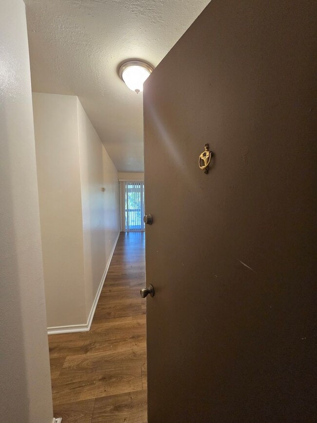 Building Photo - Beautifully Renovated Condo With Huge Balcony!