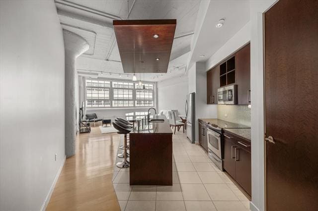 Building Photo - 2600 W 7th St