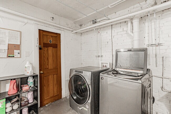 Building Photo - 1648 Winona Ct