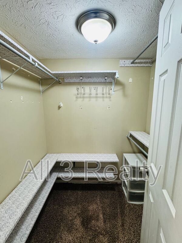 Building Photo - 5733 Hitching Post Ct